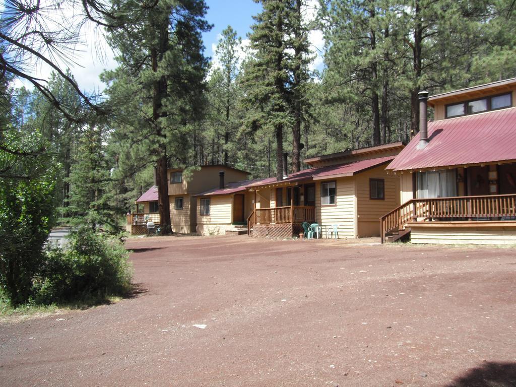 Greer Point Trails End Cabins Exterior photo